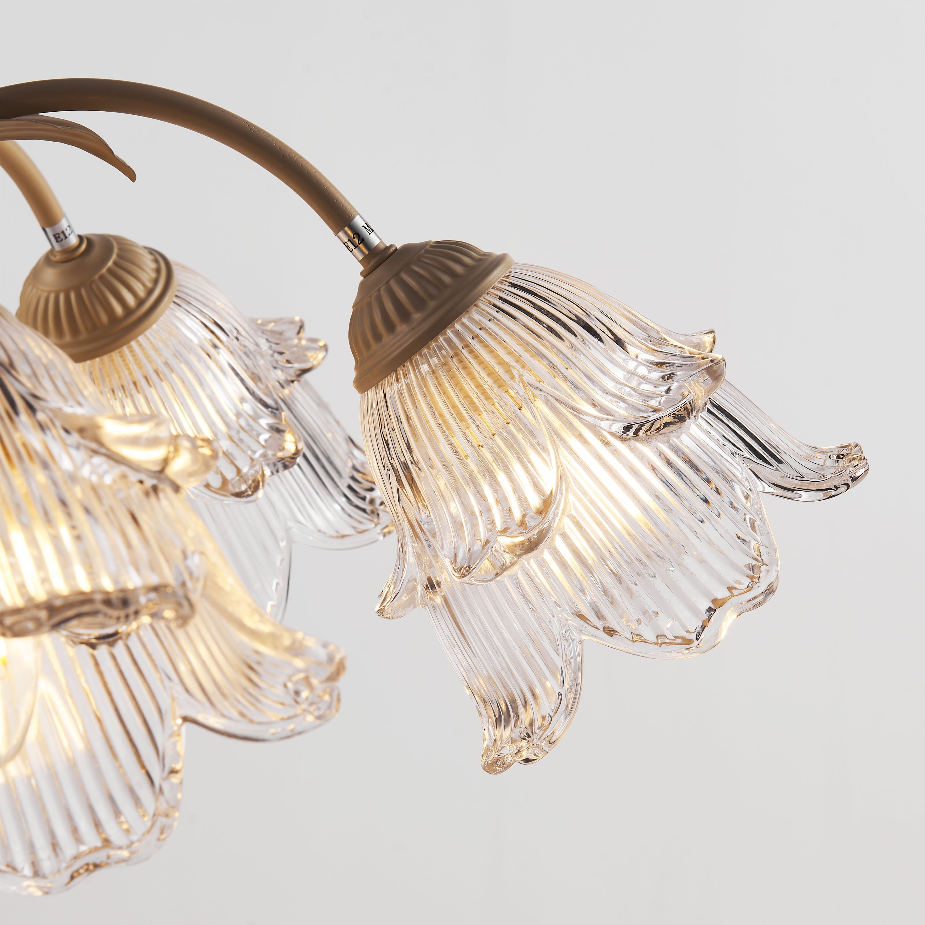 Crystal vs Glass Chandeliers: Which One Fits Your Home Better?