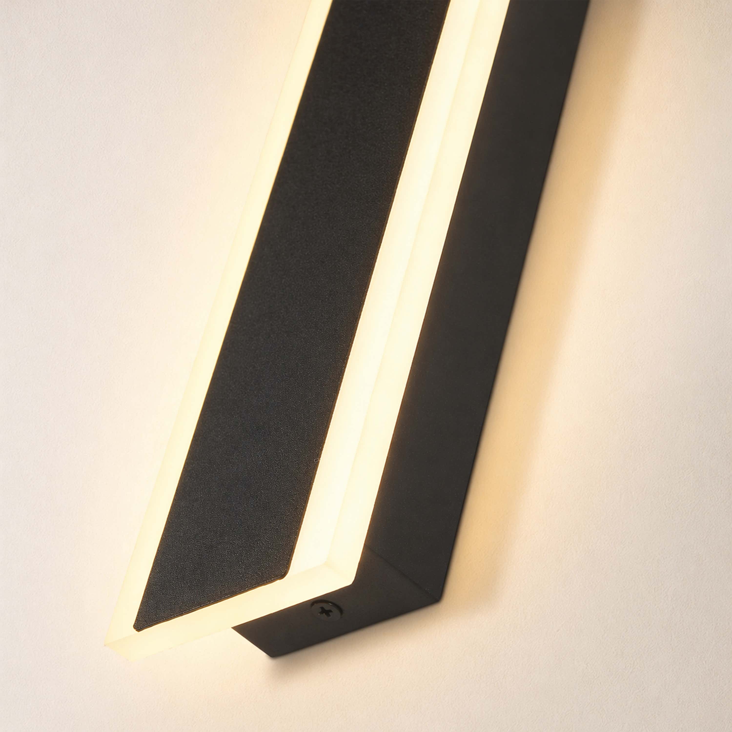 Orivelle Outdoor Wall Sconce 32"H