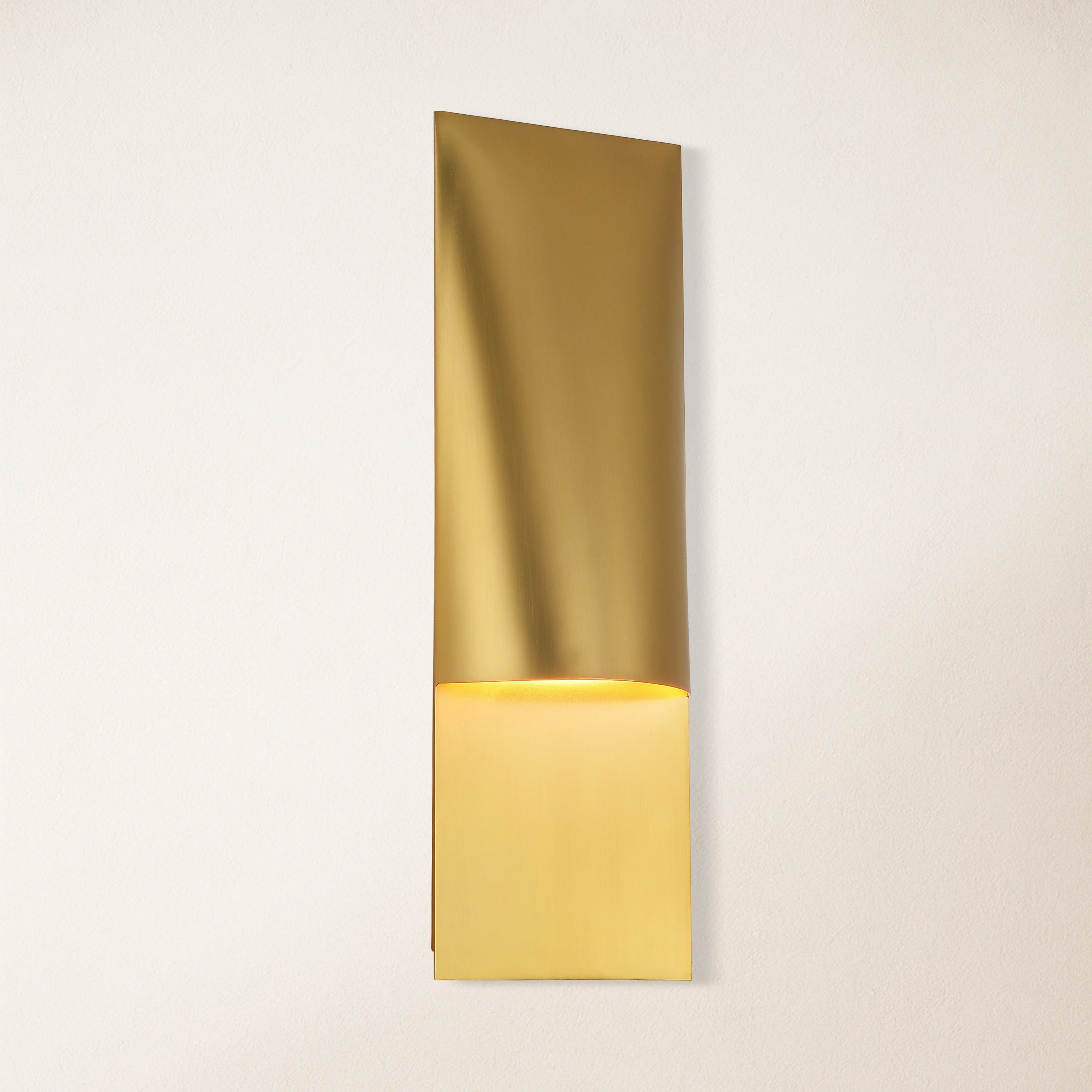 Trany Vertical Wall Sconce 18"H