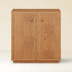 Avery Oak Cabinet 30